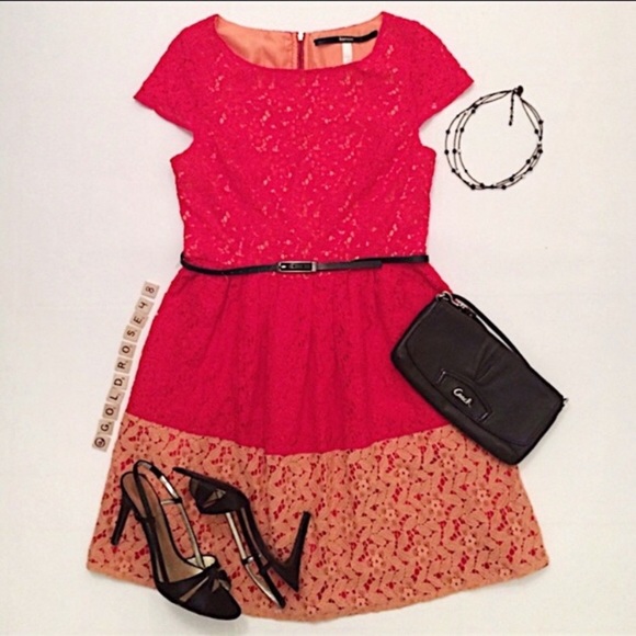 Kensie Dresses & Skirts - Kensie red and peach lace dress with black belt